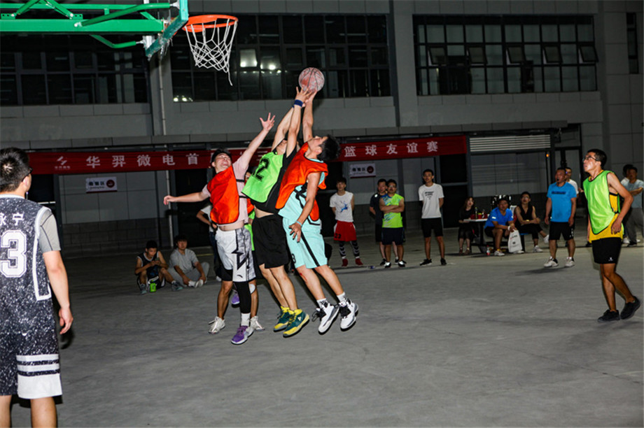 太阳成微电首届“三对三”篮球赛
